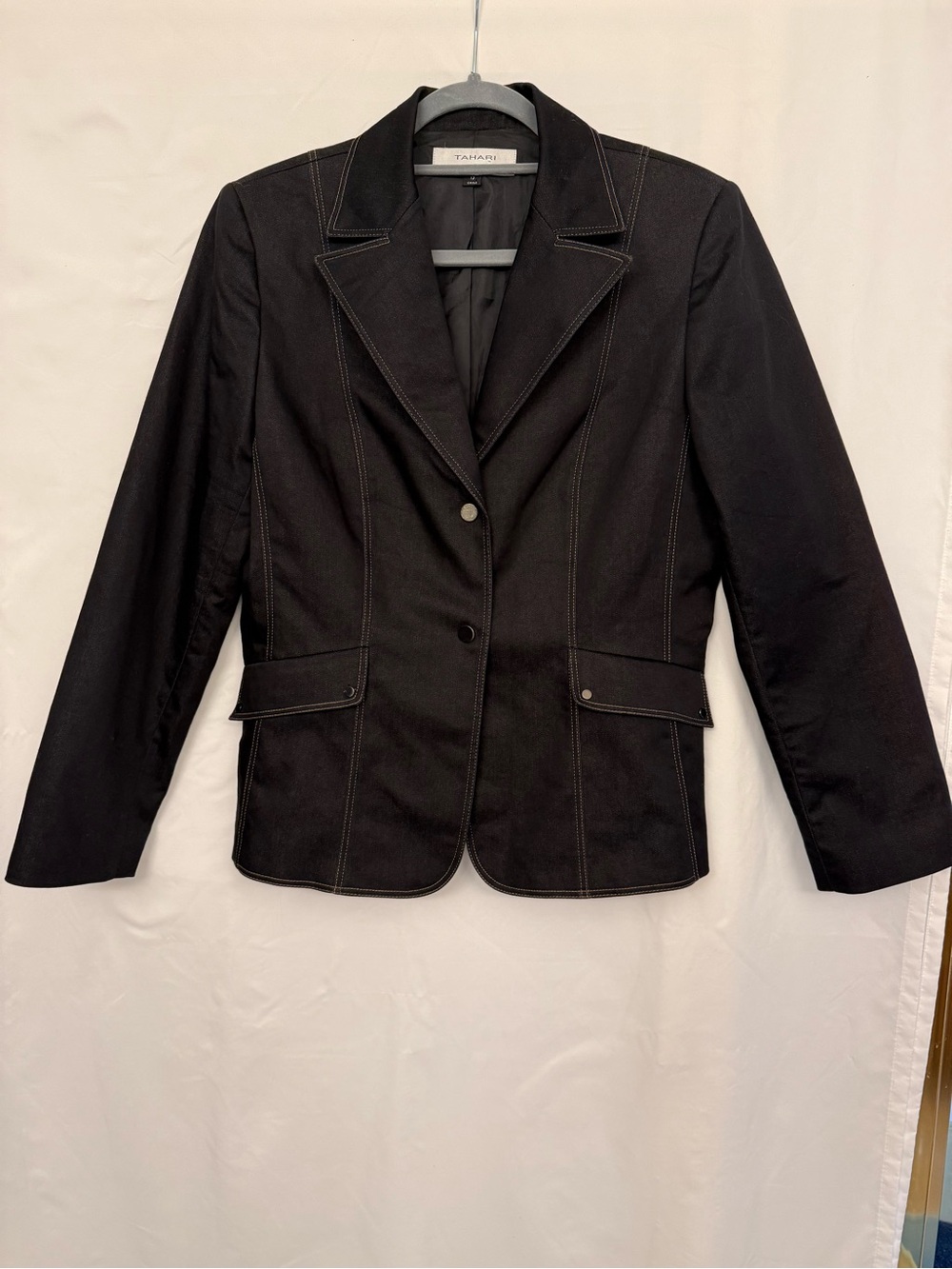 Tahari Black Women's Contrast-Stitch Blazer